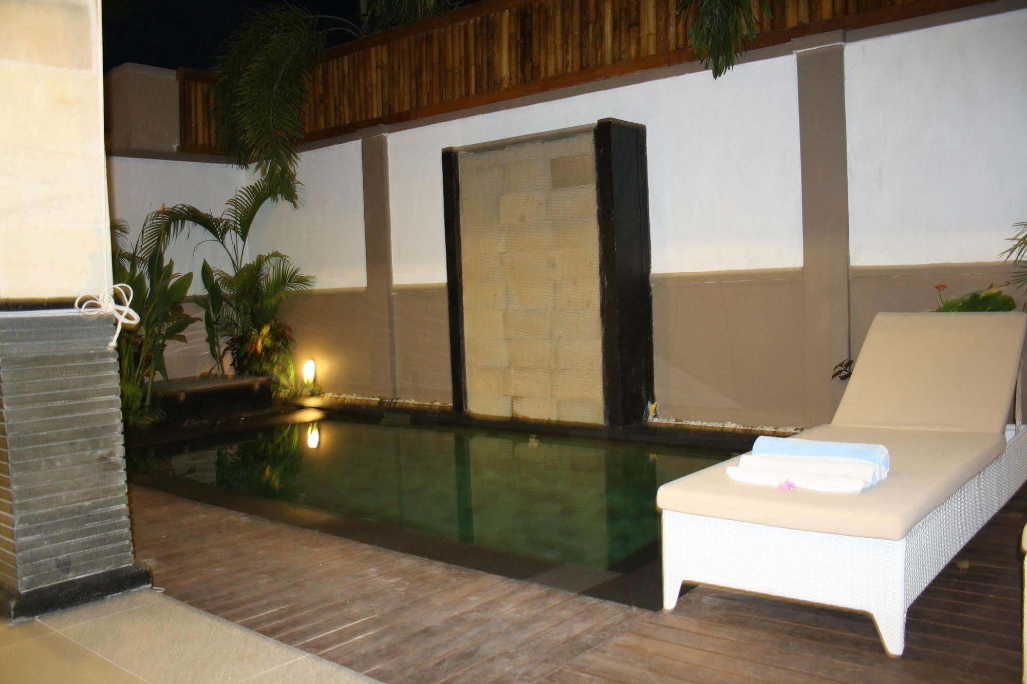 Gili Pearl Three Bedroom Villa Gili Trawangan Exteriör bild